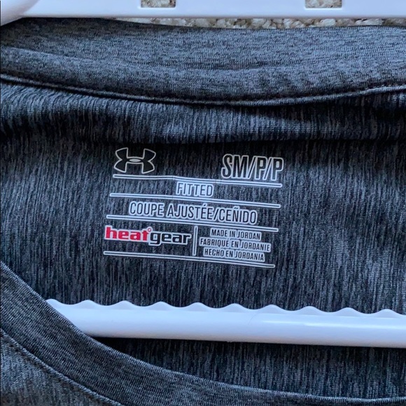 ✅ Under Armour Heat Gear Long Sleeve Workout Top - Picture 2 of 6